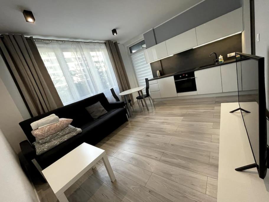 New Apartment - Near Sky Tower - 4 People - New Building - Lift Wrocław Extérieur photo