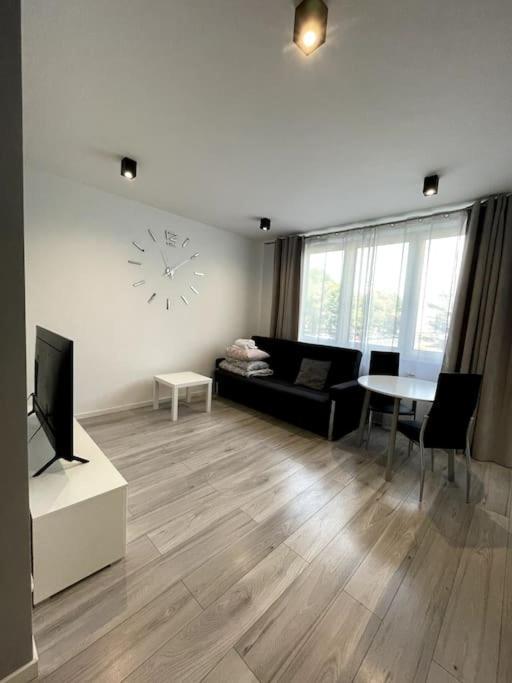 New Apartment - Near Sky Tower - 4 People - New Building - Lift Wrocław Extérieur photo